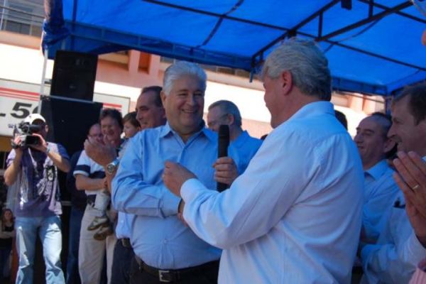 Governo entrega em Corbélia 84 ônibus para o Oeste do PR