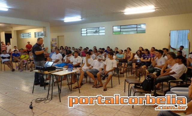 A Polícia Civil em Corbélia, em conjunto com o Conselho Tutelar, realizou palestra preventiva em instituição de ensino