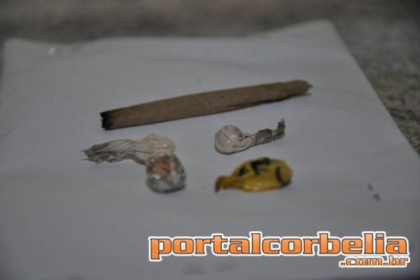 Policia Militar de Cafelandia prende 2 com drogas