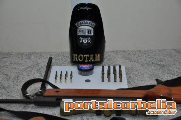 ROTAM prende homem com duas armas de fogo e muniçoes