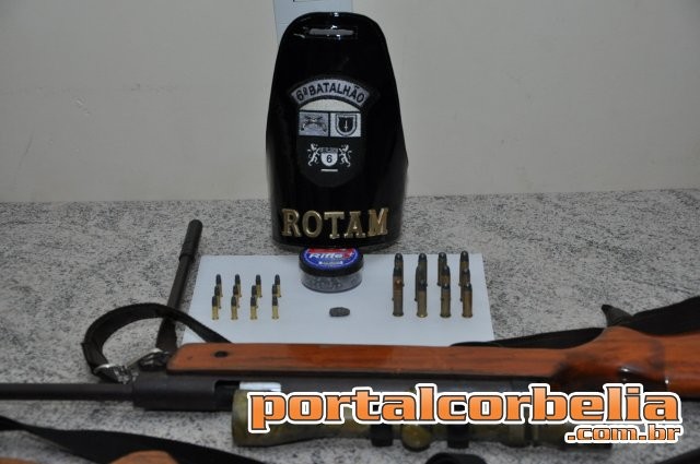 ROTAM prende homem com duas armas de fogo e muniçoes