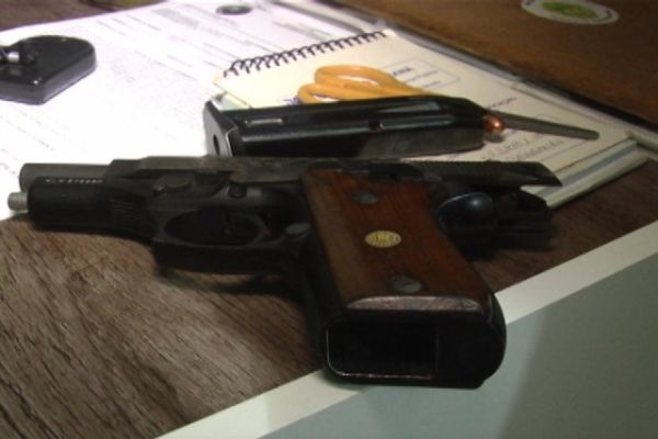 Eleiçoes 2012 - Candidato a Vice Prefeito de Braganey e preso com arma de fogo