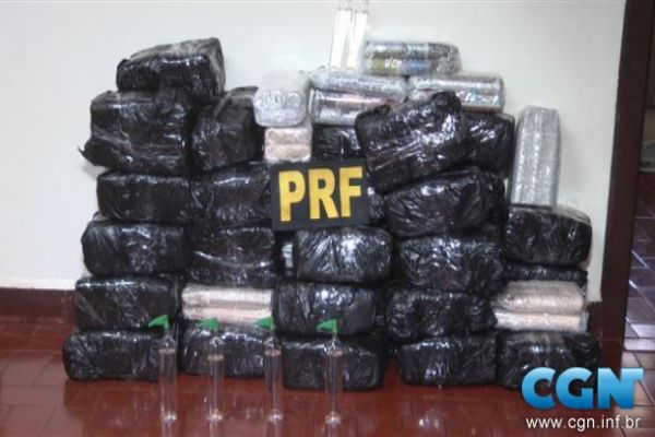 PRF apreende carro com 500 frascos de lança-perfume