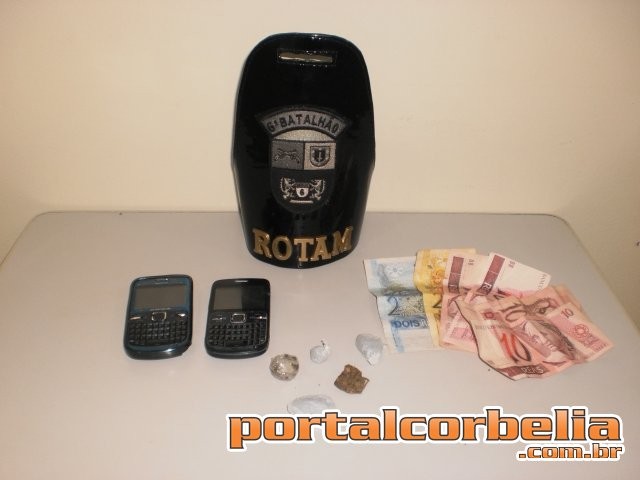 ROTAM e RPA prendem 2 por tráfico de drogas