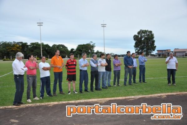 Prefeito de Corbélia inaugura cobertura e iluminação de Estádio Municipal