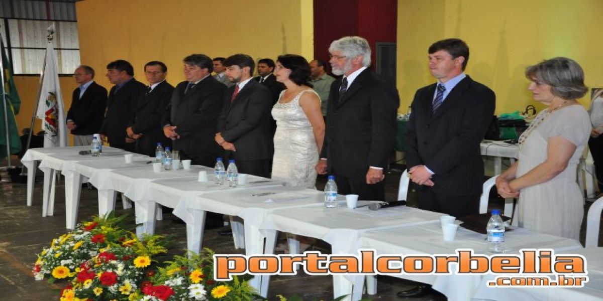 Prefeito e vereadores eleitos de Corbélia tomam posse hoje