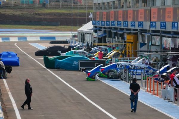 Stock Car anda em Cascavel. Hoje pilotos aceleram para valer