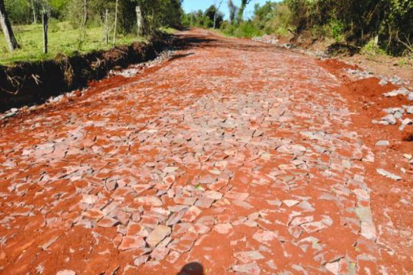 Corbélia leva calçamento a Planalto Piquiri