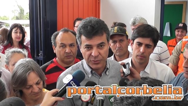 Governador visita corbélia e concede entrevista coletiva