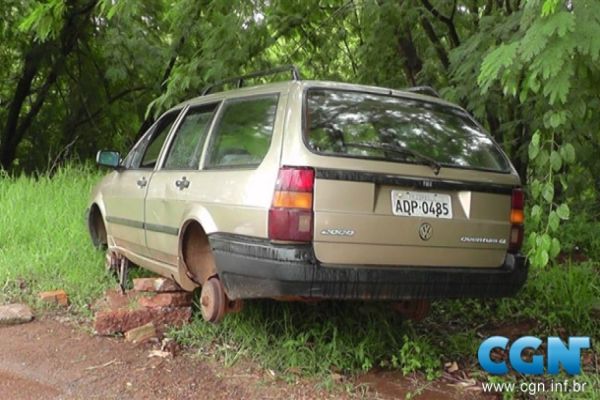 Carro pode ter sido furtado, depois de ser roubado