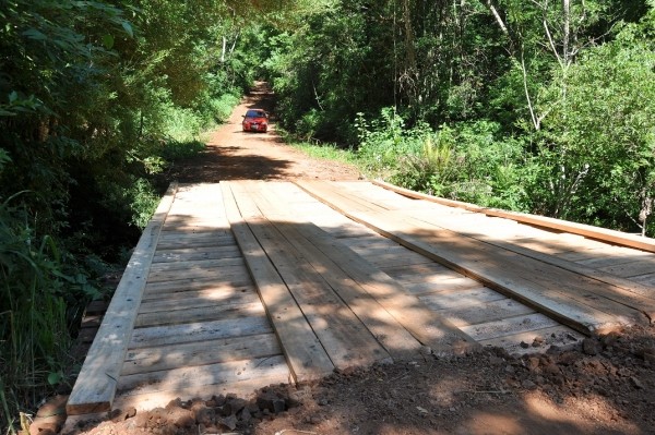 Entregue a nova ponte no rio Rancho Mundo