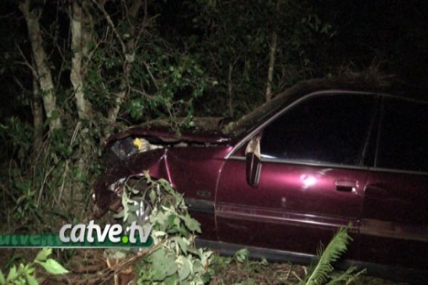 Família fica ferida em capotamento na BR 369, em Cascavel