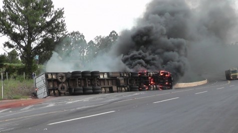 Caminhoneiro morre carbonizado na BR-163