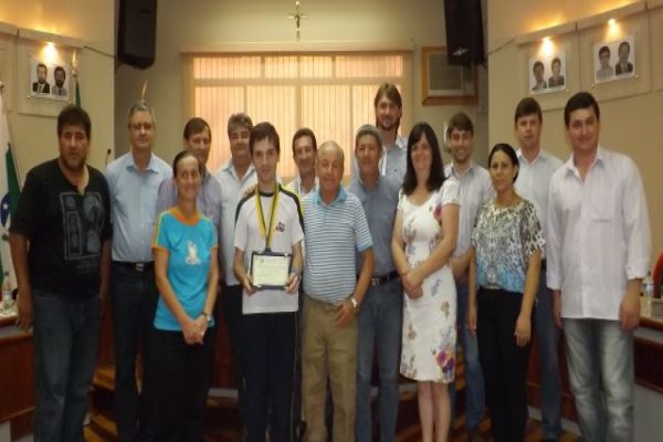 Jovem Marcelo Bitencourt recebe homenagem dos Vereadores