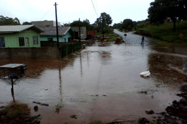 Água invade Residências em Corbélia