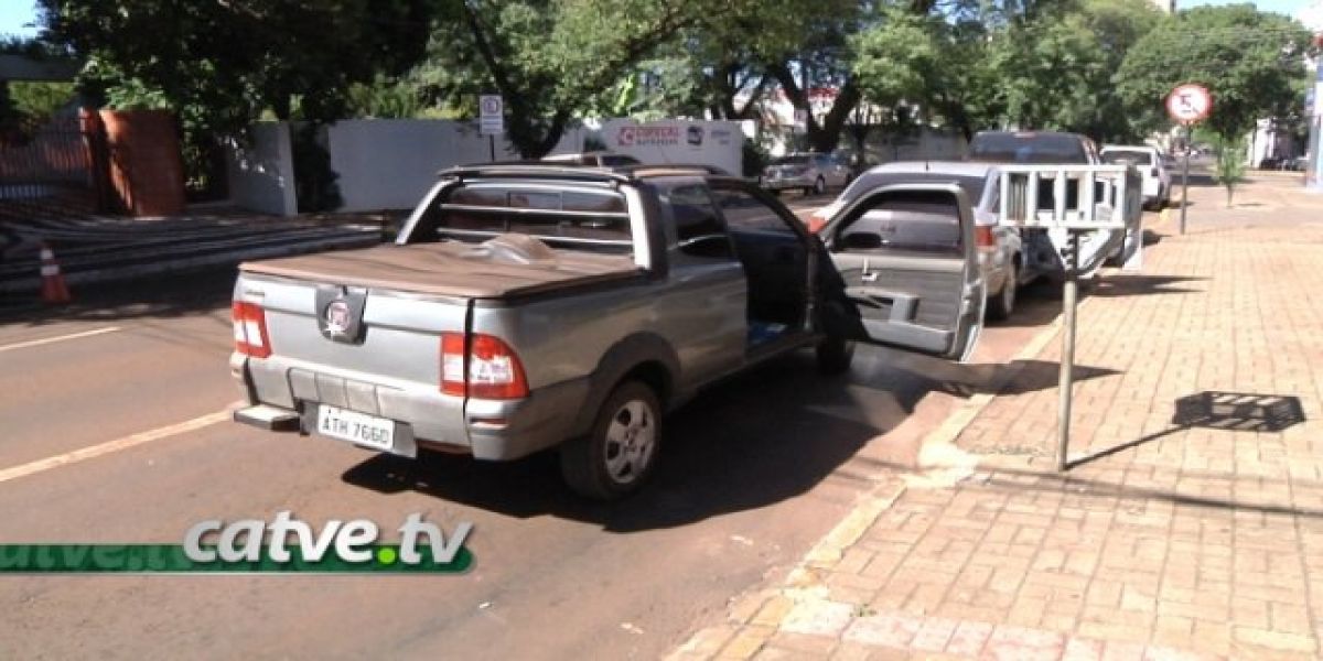 PF apreende 40 caixas de cigarros na BR 369