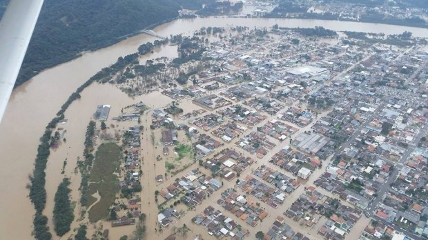 Simepar emite alerta de chuva forte no Paraná