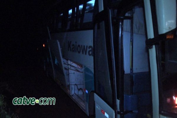 Disfarçados de passageiros, suspeitos assaltam ônibus na BR 369