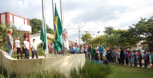 Atividades cívicas são realizadas durante a semana da pátria em Corbélia 