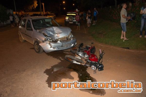 Auto e Moto colidem frontalmente na Av. Rio Grande do Sul