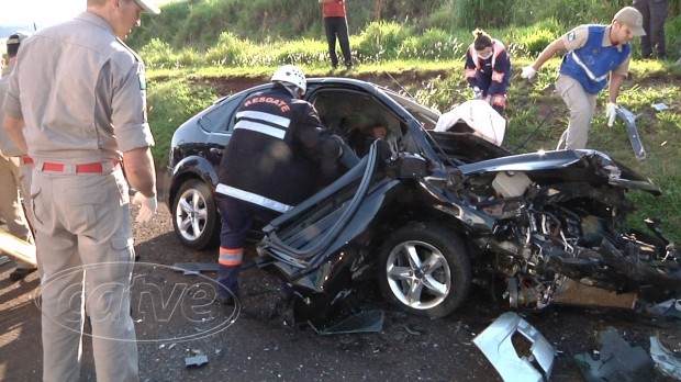 Acidente com três carros deixa dois feridos na BR 369 em Cascavel