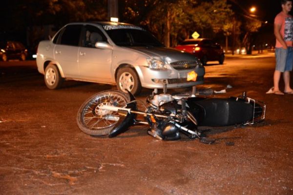 Motociclista fica ferido em acidente na Av Rio Grade do Sul