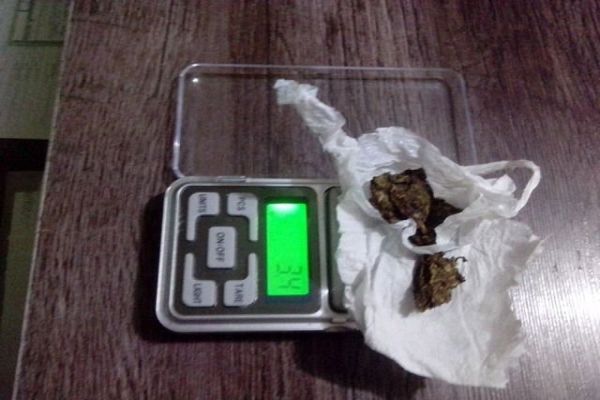 Polícia Militar apreende usuário e traficante de drogas