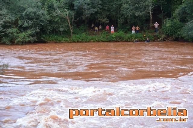 Jovem desaparece durante travessia no Rio Sapucaia