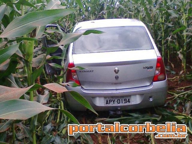 Imagem referente a notícia: Polícia Militar recupera veículo utilizado em fuga de presos em Ubiratã