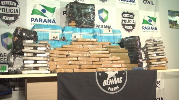 Denarc apreende 400 quilos de maconha na BR 369