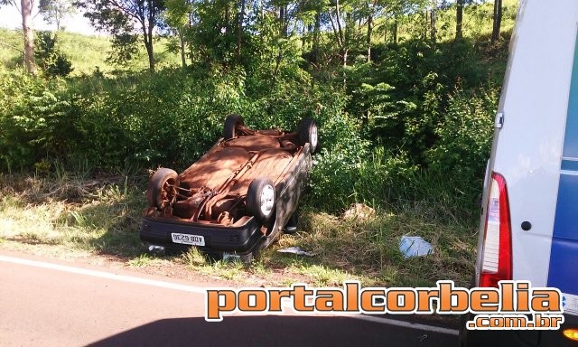 Uno perde o controle e capota próximo a Braganey