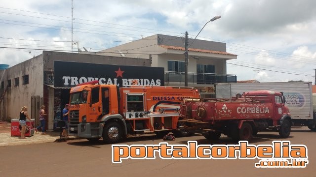 Incêndio destrói distribuidora de bebidas