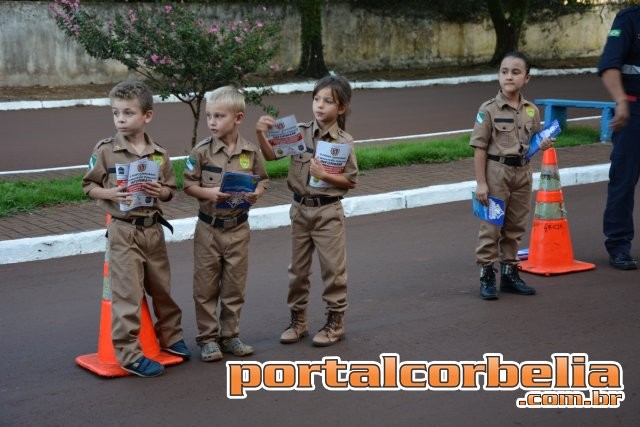 Blitz educativa parou a cidade de Corbélia na tarde de segunda-feira