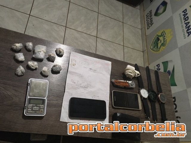 Polícia cumpre mandado localiza drogas em residência