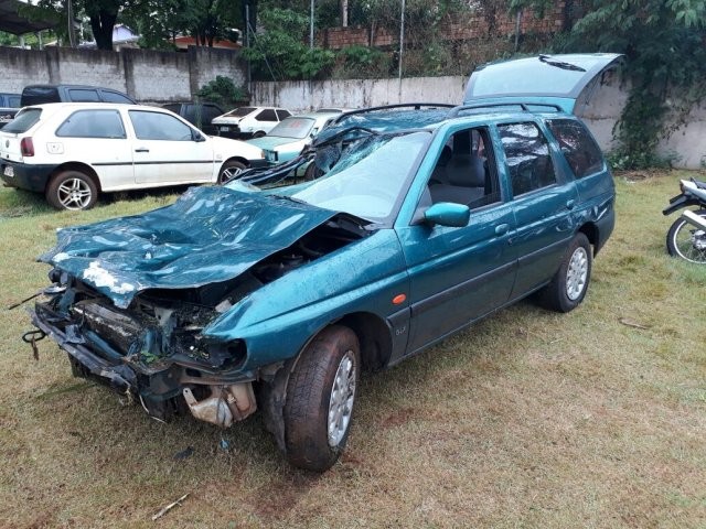 Após furto em Braganey, bandidos fogem da policia e batem em árvore