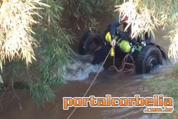 Veículo é encontrado submerso dentro do rio Melissa