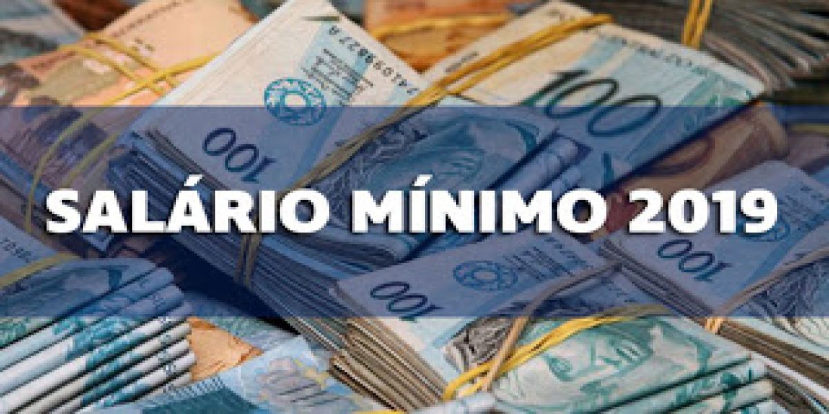 Bolsonaro assina decreto que fixa salário mínimo em R$ 998 em 2019
