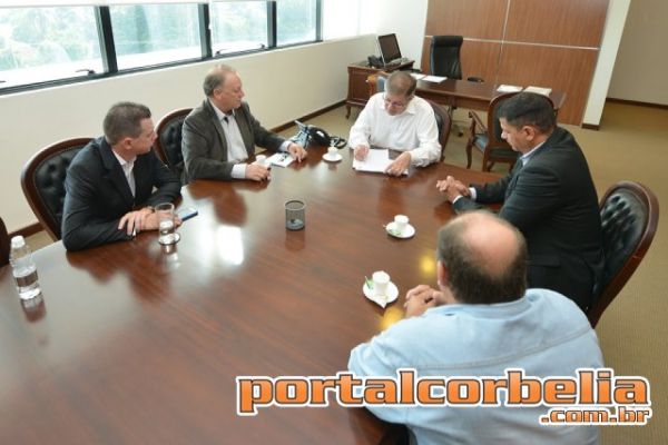 Cohapar e Prefeitura de Cafelândia discutem continuidade de projetos de casas populares