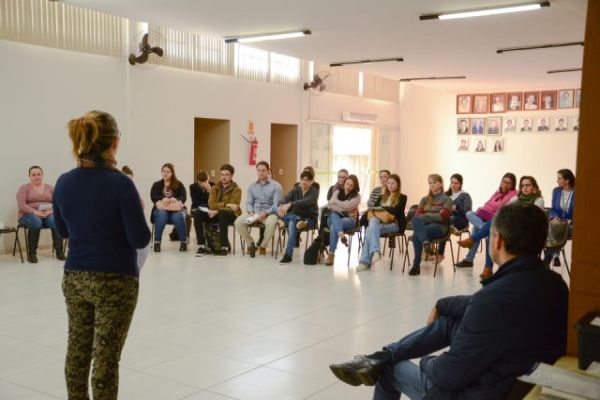 Médicos e enfermeiros de Corbélia participam de reunião fechada com equipe da Secretaria de Saúde