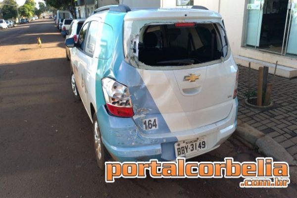 Veículo da saúde de Cafelândia é atingido por caminhão ao estacionar