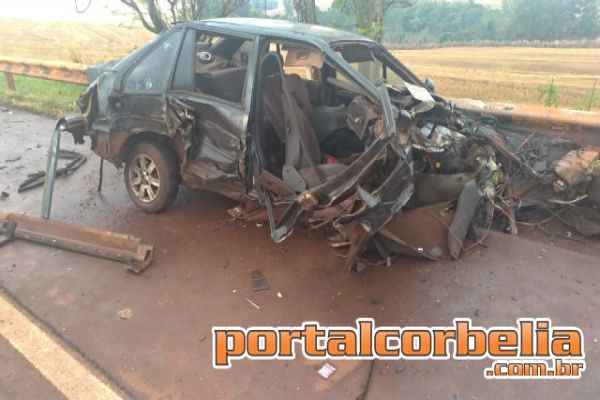 Colisão frontal entre veículo e carreta e registrado na BR369