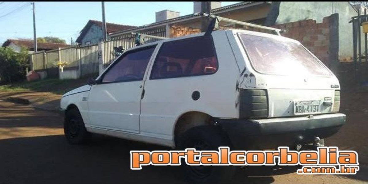 Polícia recupera Uno furtado em Corbélia