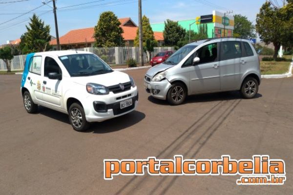 Colisão entre dois veículos é registrada na rua Jasmin