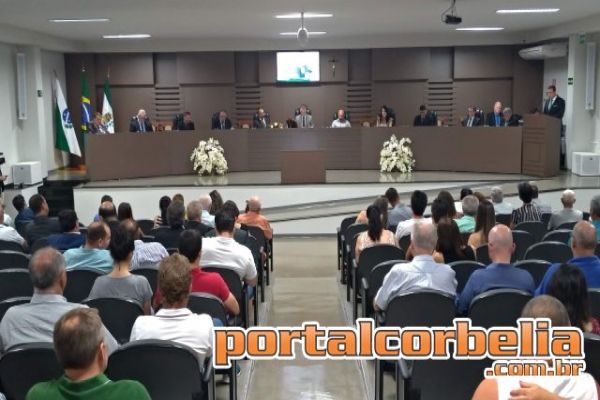 Câmara de Cafelândia entrega título de cidadão Benemérito à Edson Moraes