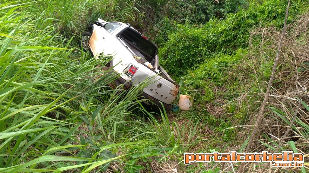 Saveiro capota após perder controle na BR369 em Corbélia