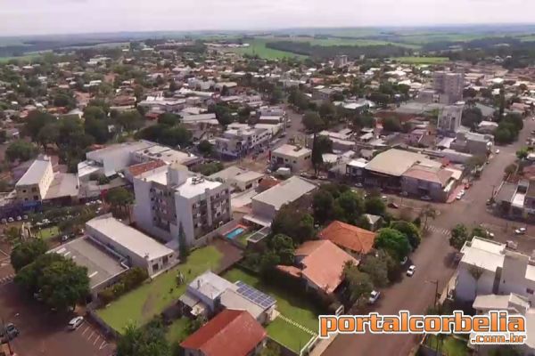 Sábado começa com comércio fechado e movimento em mercados