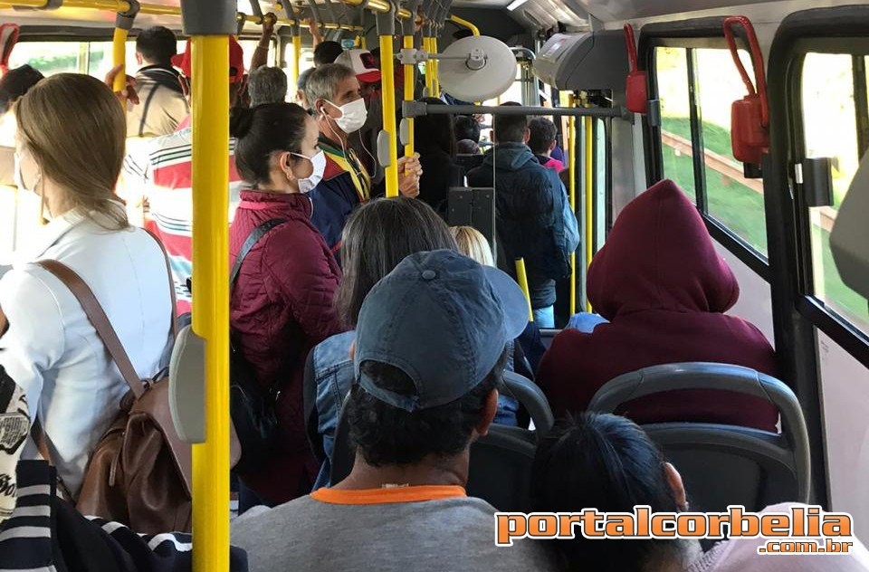 Usuários reclamam de lotação em transporte metropolitano