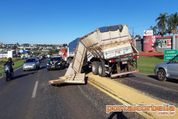 Polícia Rodoviária Federal registra acidente com veículo de carga com condutor alcoolizado.