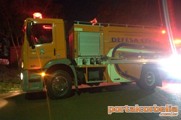 Defesa Civil atende princípio de incendio na rua Violeta