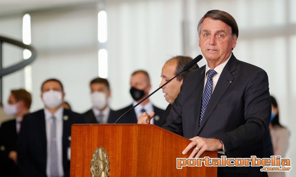 Bolsonaro fala em estender auxílio emergencial até o final do ano